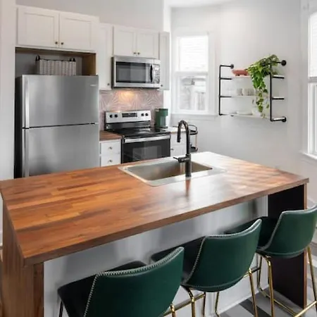 Gorgeous Gem In Heart Of Hills Appartement